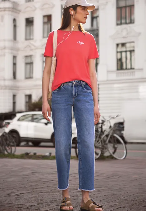 Basic T-Shirt mit Detailprint chili red