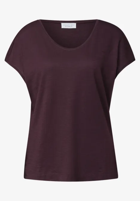 Dropped Shoulder Shirt aus Jersey very berry Lila Damen-T-Shirt mit U-Ausschnitt und kurzen Ärmeln aus leichtem Stoff.