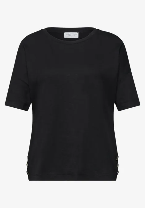 Schwarzes Kurzarmshirt mit Rundhals und seitlichen Zierknöpfen