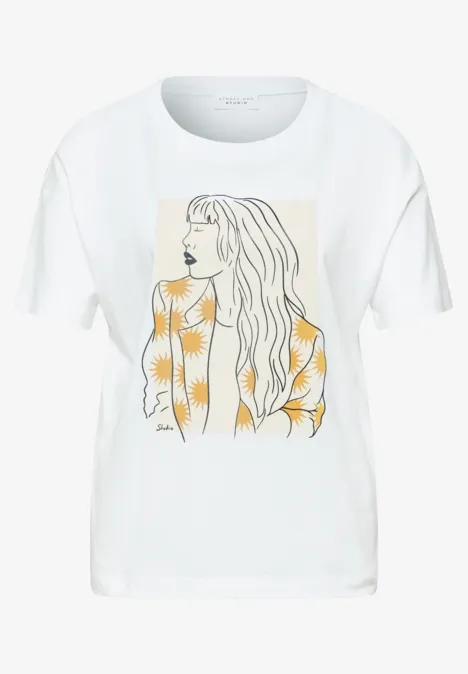 Weißes T-Shirt mit Illustration einer Frau mit langen Haaren und gelben Blüten.