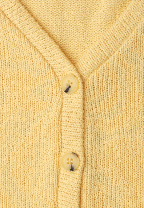 Weste mit V-Neck in Strick-Optik snap yellow Gelber Strickcardigan mit V-Ausschnitt und Knöpfen.