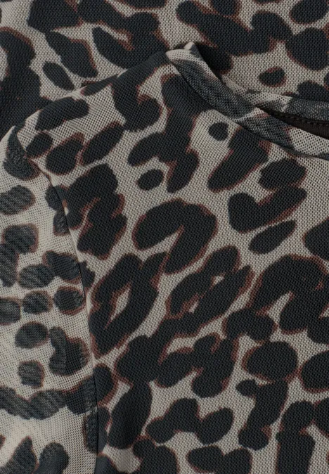 Nahaufnahme eines Stoffes mit grau-schwarzem Leopardenmuster
