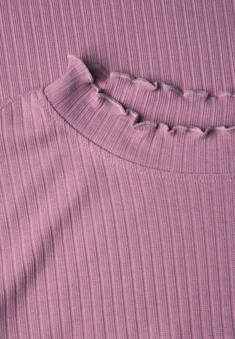 Langarm Shirt mit Turtle Neck pearly rose Nahaufnahme eines rosafarbenen, gerippten T-Shirts mit Rundhalsausschnitt