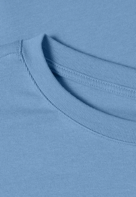 T-shirt basique uni à col rond loom blue Hellblaues T-Shirt mit rundem Halsausschnitt, Ansicht von oben.