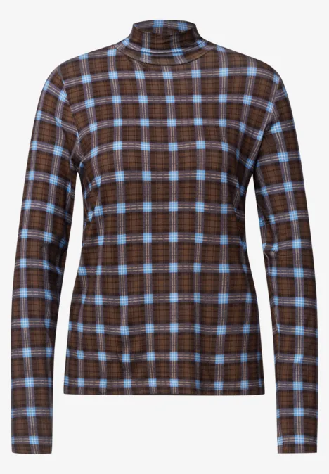 T-shirt à manches longues, col roulé et imprimé loom blue Langärmliges Rollkragentop mit braun-blauem Karomuster