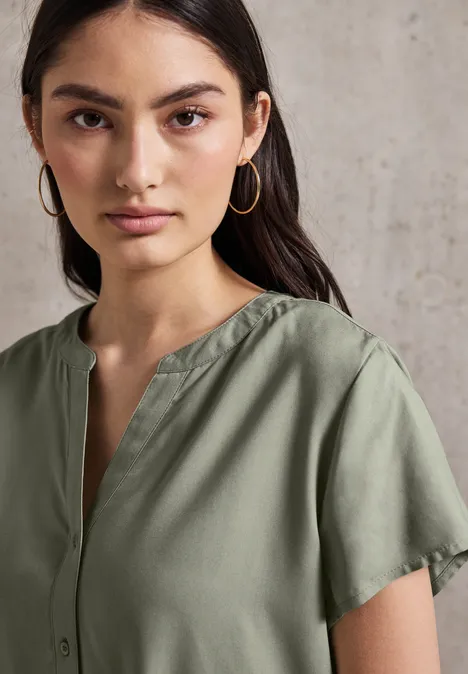 Kurzarmbluse in Unifarbe pale mud green