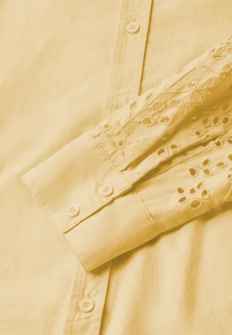 Bluse mit bestickten Ärmeln blend yellow