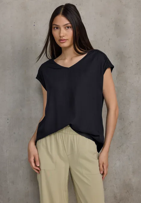 Blusenshirt mit Spitze Black