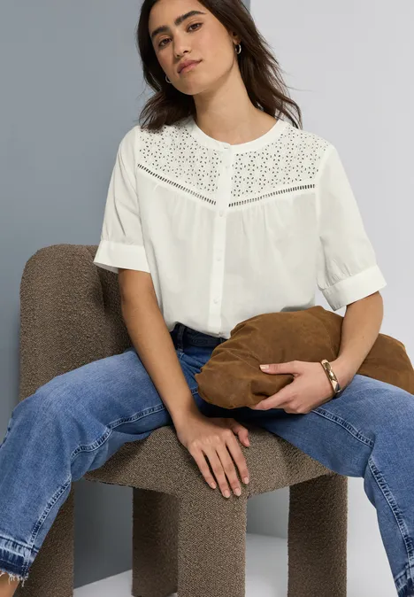 Kurzarmbluse mit Stickerei off white