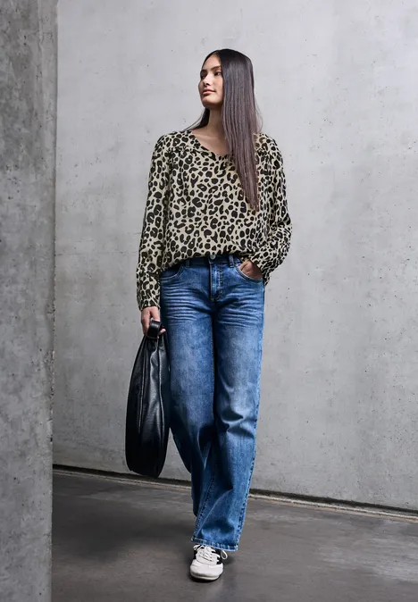 Blouse met V-hals en ruches null