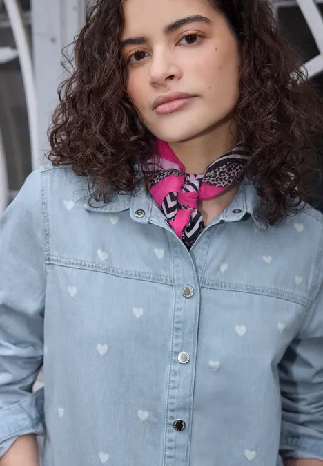 Chemisier avec détails en forme de cœur Light Blue laser washed
