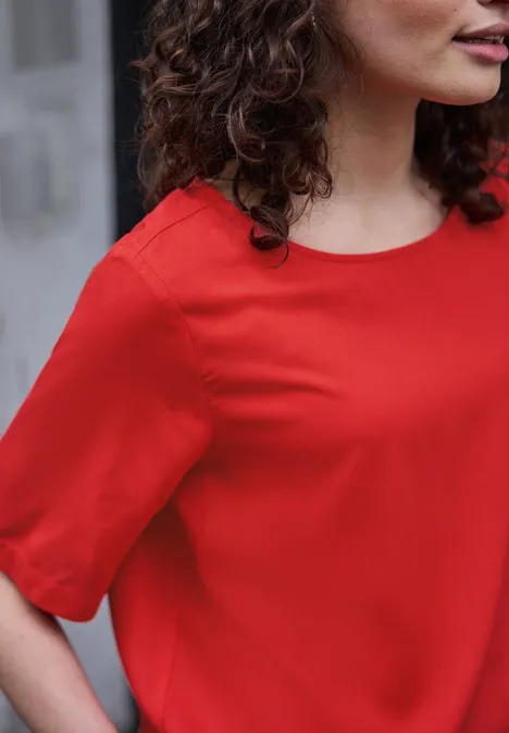 Kurzarm Bluse mit Rundhals in Unifarbe torch red