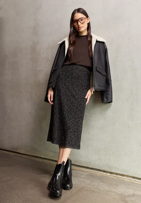 Leo Mesh-Rock dark auburn brown