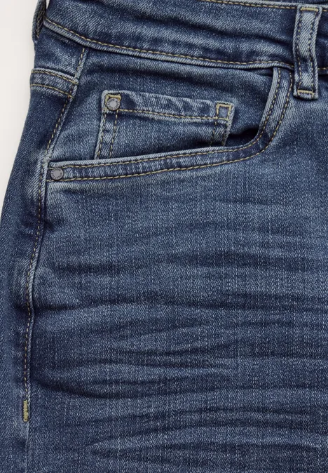 Jeans im Loose Fit Dark Blue Tinted wash