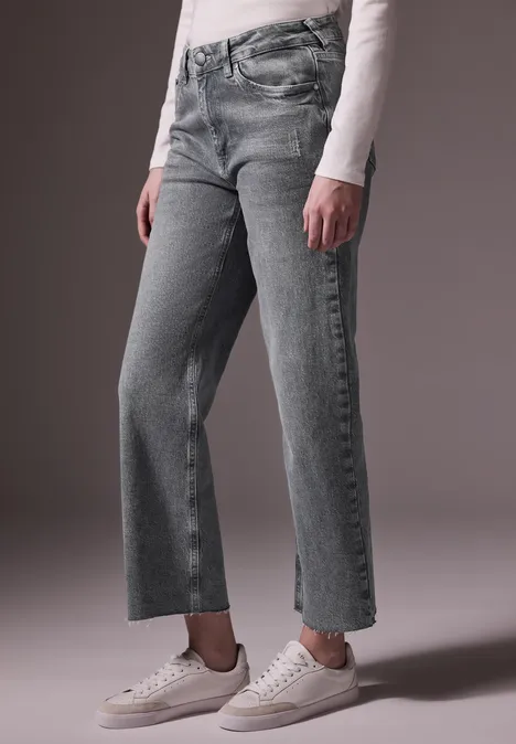 Straight Leg Jeans Ice Grey Wash
