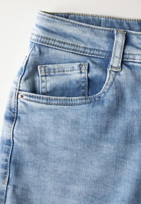 Straight Leg Jeans Light Blue Wash