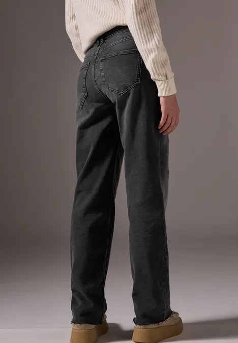Straight Leg Jeans Black soft wash