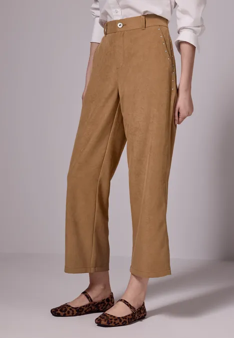 Straight Leg Hose mit Nieten creamy brown