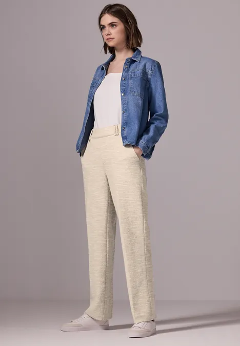 Straight Leg Hose sheer beige mel.