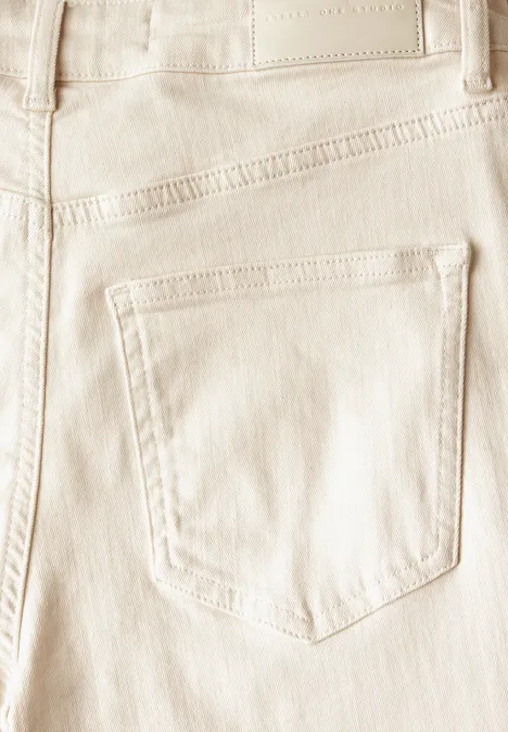 Mom Fit Jeans Ecru Washed