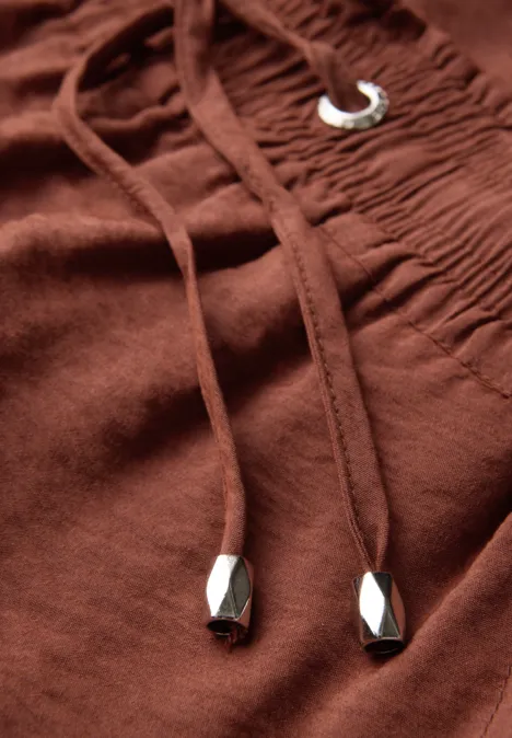 Shorts in Unifarbe sienna brown