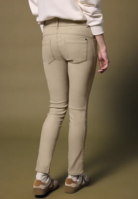 Slim Fit broek met coating dark morn beige
