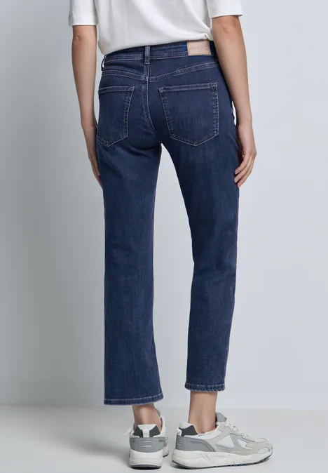 Straight Leg Jeans Dark Blue Wash