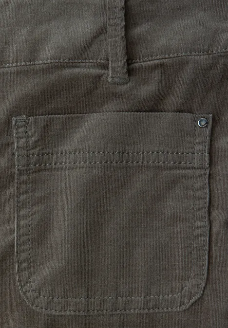 Cordhose mit Patch Pockets hollow green