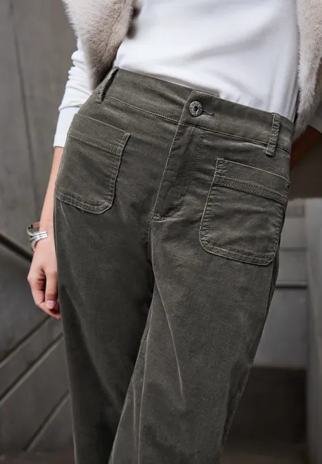 Cordhose mit Patch Pockets hollow green