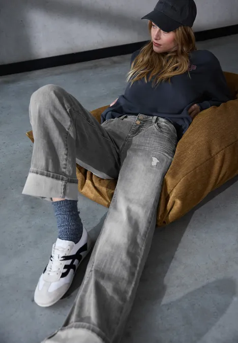 Jeans mit Destroyed Details Grey Destroy washed