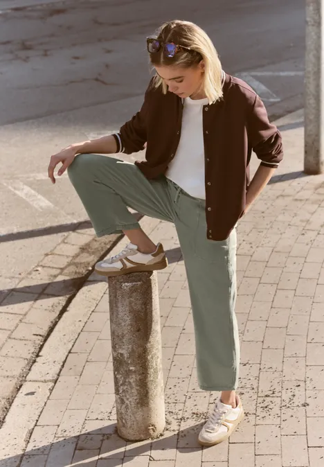 Pantalon Mid Waist Straight Leg en Loose Fit sea spray green Pantalon Mid Waist Straight Leg en Loose Fit sea spray green