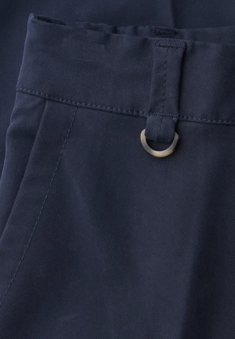 Mid Waist Slim Leg Chino im Casual Fit midnight muse