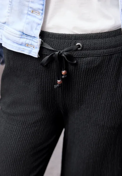 Wide Leg Hose in Crinkle Crash Struktur Black Wide Leg Hose in Crinkle Crash Struktur Black