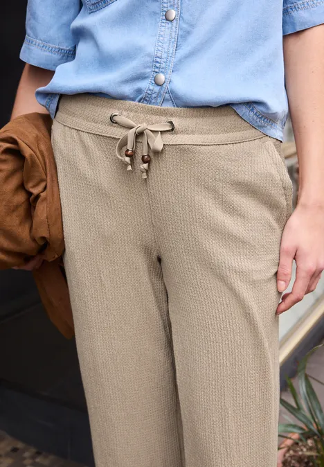 Wide Leg Hose in Crinkle Crash Struktur silent sand