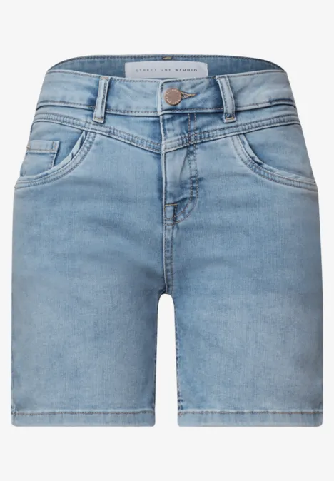Straight Leg Jeansshorts im Casual Fit Light Blue Random washed Helle Jeansshorts mit Knopf- und Reißverschluss, Eingrifftaschen und geradem Bein