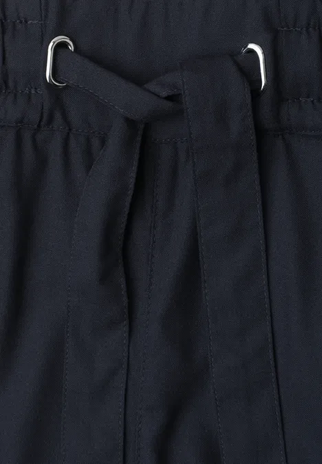 Donkerblauwe broek met trekkoord en metalen oogjes
