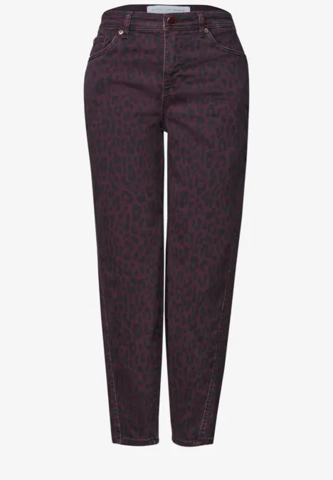 High Waist Barrel Leg Jeans mit Leo-Print burgundi printed wash Dunkelviolette Jeans mit schwarzem Leopardenmuster, hoher Taille, fünf Taschen und legerer, schmal zulaufender Passform
