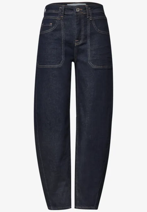 Relaxed Barrel Leg Leg Jeans im Loose Fit rinse washed Hochgeschnittene, dunkelblaue Jeans mit weitem Bein und aufgesetzten Taschen vorne.