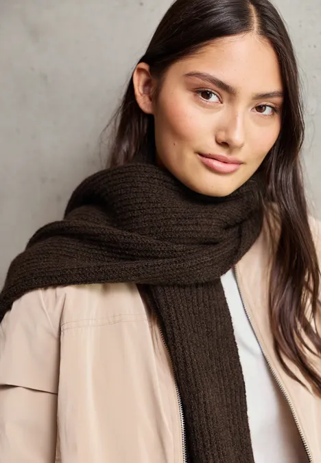 Cosy Strickschal dark auburn brown
