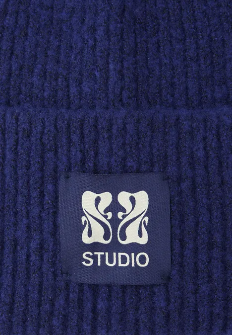 Beanie mit Badge zenith blue
