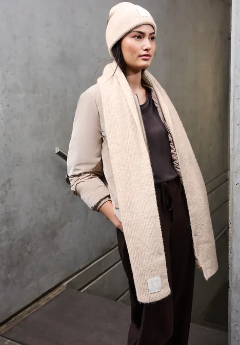 Schal mit Badge soft beige
