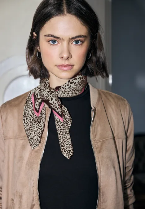 Leo satijnen bandana buffed beige