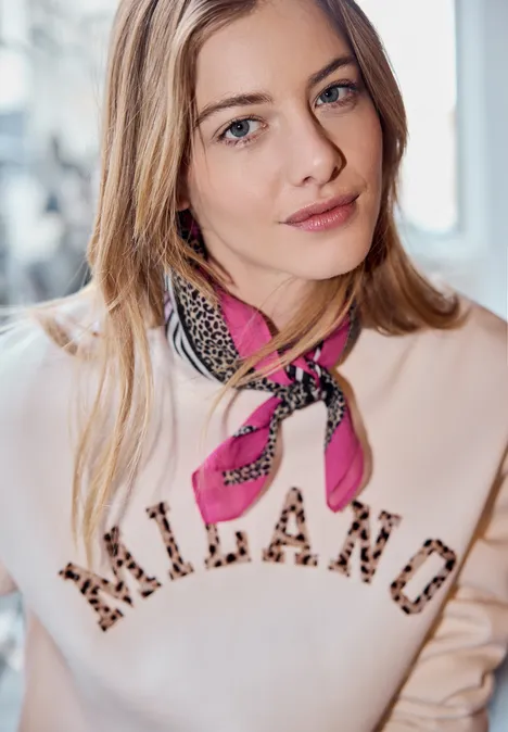 Szalik z mieszanką wzorów tulip pink Szalik z mieszanką wzorów tulip pink