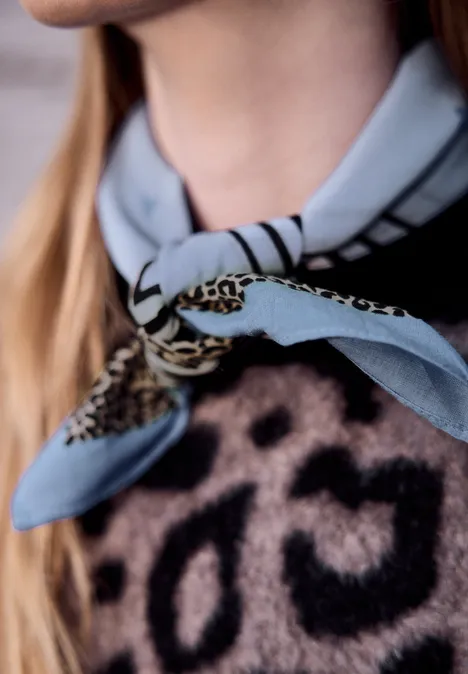 Szalik z mieszanką wzorów blue echo