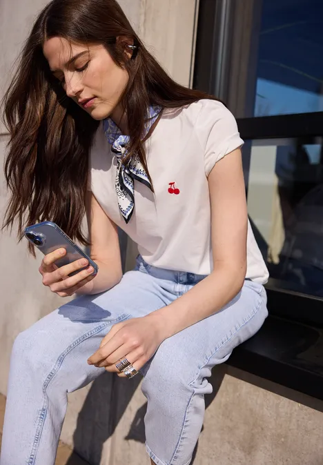 Nicki Tuch mit grafischem Muster eventide blue