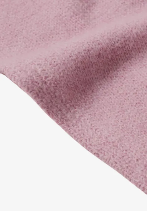 Gebreide sjaal in ruitvorm pearly rose mel. Gebreide sjaal in ruitvorm pearly rose mel.