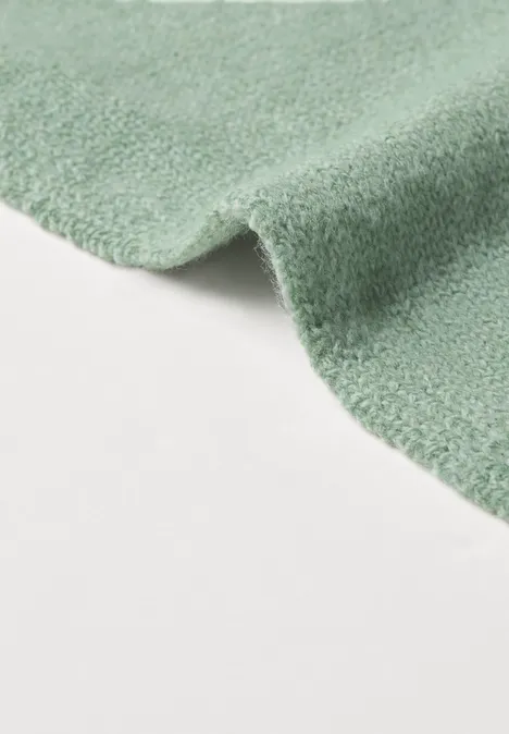 Strickschal in Diamantform grayed mint mel. Strickschal in Diamantform grayed mint mel.