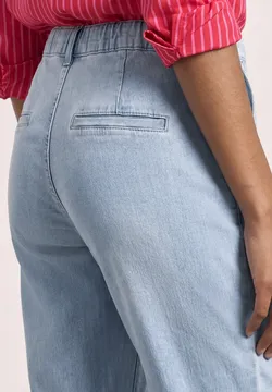 Welke wijde broek is geschikt voor kleinere en welke voor oudere dames Welke wijde broek is geschikt voor kleinere en welke voor oudere dames