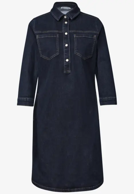 Robe-chemisier midi en jean bleu foncé, manches longues, patte de boutonnage et poches poitrine.