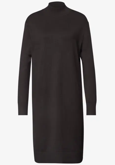 Robe pull noire mi-longue en maille, col montant et manches longues.
